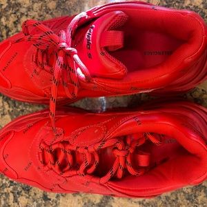 balenciaga triple s mens red